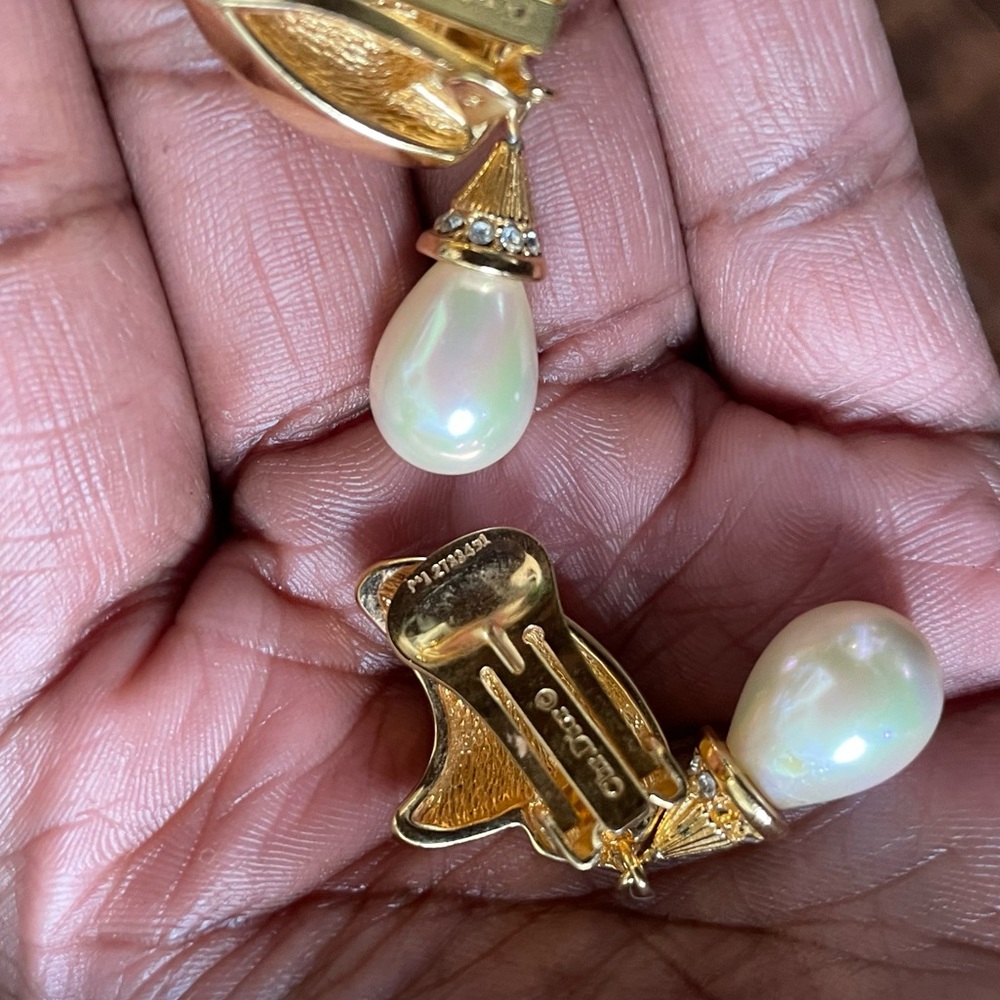 CHRISTIAN DIOR Vintage Teardrop Pearl earrings - Picture 3 of 4